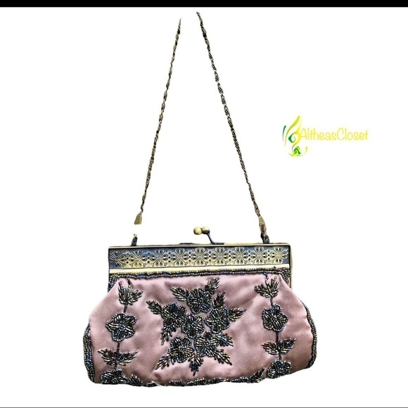 (SOLD) VINTAGE beaded beauty - Picture 16 of 16